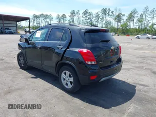 2020 Chevrolet Trax LT with VIN KL7CJLSB0LB007708, listed as a IAAI auction lot 41894103 with 101,277 mi miles. Bid and sale history available at carsss.com. Image 3.