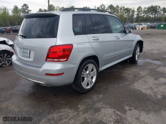 2014 Mercedes-Benz GLK-Class GLK 350 with VIN WDCGG8JB3EG268686, listed as a IAAI auction lot 42010890 with 134,085 mi miles. Bid and sale history available at carsss.com. Image 4.