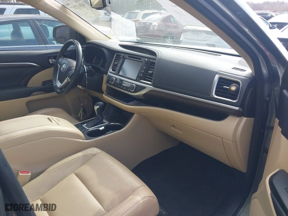 2015 Toyota Highlander Limited with VIN 5TDDKRFH7FS104116, listed as a IAAI auction lot 41612287 with 87,515 mi miles. Bid and sale history available at carsss.com. Image 5.