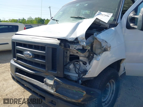 2008 Ford Econoline Cargo Commercial with VIN 1FTNE14W88DA33750, listed as a IAAI auction lot 41997596 with 338,000 mi miles. Bid and sale history available at carsss.com. Image 6.