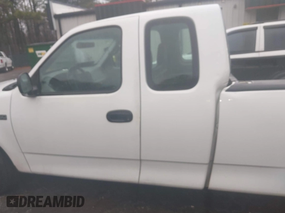 1998 Ford F-150 с VIN 1FTZX1723WNA81460, выставлен на аукционе IAAI как лот 41550492 с пробегом 180 376 миль миль и . История ставок и продаж доступна на DreamBid. Изображение 13.