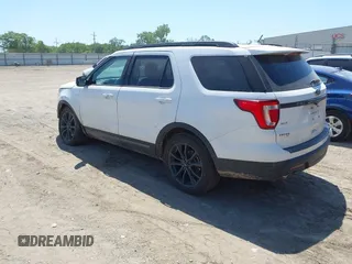 2018 Ford Explorer XLT with VIN 1FM5K7D85JGA13050, listed as a IAAI auction lot 42238472 with 174,082 mi miles and . Bid and sale history available at DreamBid. Image 3.