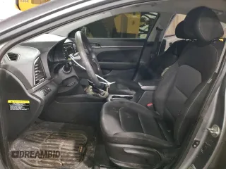 2018 Hyundai Elantra SE z VIN KMHD74LF9JU451423, wystawiony jako Copart lot #53644195 z przebiegiem 83 332 mil mil oraz Szkody całkowita. Historia ofert i sprzedaży dostępna na DreamBid. Obrazek 7.