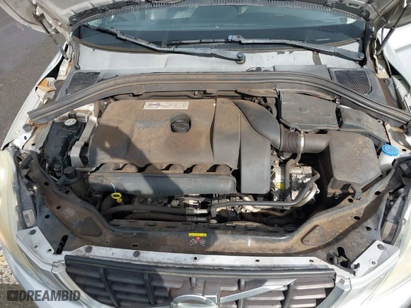 2010 Volvo XC60 3.0T with VIN YV4992DZ1A2029821, listed as a IAAI auction lot 41626256 with 125,795 mi miles. Bid and sale history available at carsss.com. Image 10.
