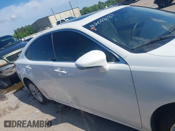 2013 Lexus ES 4dr Sdn with VIN JTHBK1GG7D2067019, listed as a IAAI auction lot 42088189 with 202,667 mi miles. Bid and sale history available at carsss.com. Image 13.