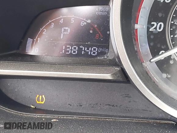 2014 Mazda 3 i Grand Touring z VIN JM1BM1M75E1151329, wystawiony jako IAAI lot #42248334 z przebiegiem 138 748 mil mil oraz . Historia ofert i sprzedaży dostępna na DreamBid. Obrazek 15.
