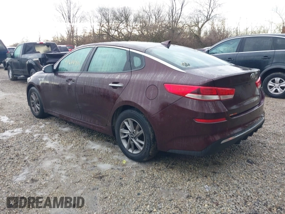2020 Kia Optima LX z VIN 5XXGT4L33LG383504, wystawiony jako IAAI lot #41644910 z przebiegiem 70 227 mil mil oraz . Historia ofert i sprzedaży dostępna na DreamBid. Obrazek 3.