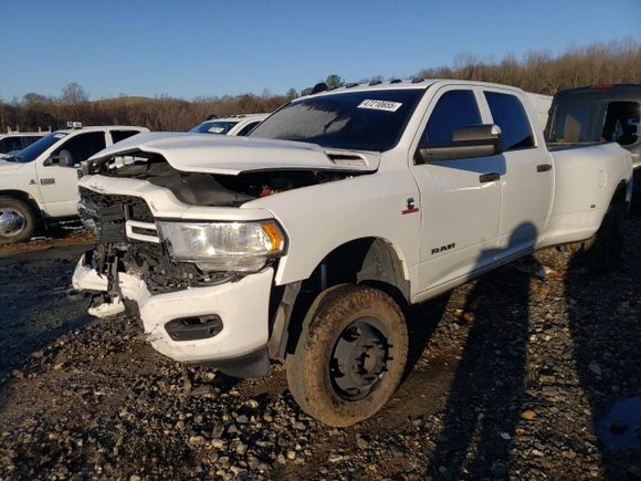 2019 Ram 3500 Tradesman with VIN 3C63RRGL4KG629015, listed as a Copart auction lot 47210655 with 449,819 mi miles and Salvage Title. Bid and sale history available at carsss.com. Image 1.