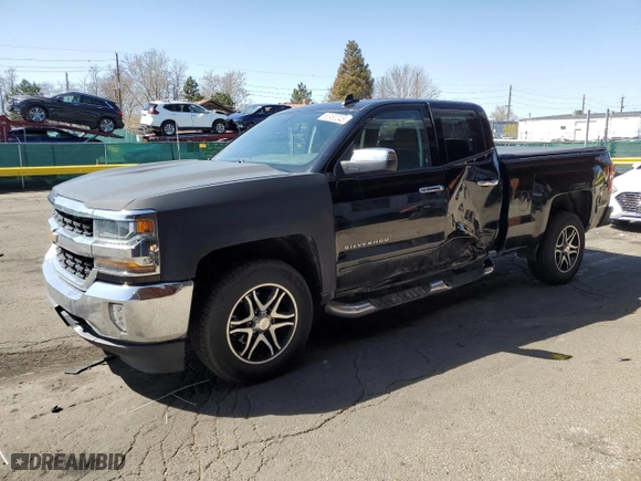 2018 Chevrolet Silverado 1500 LT with VIN 2GCVKREC3J1108934, listed as a Copart auction lot 52980245 with 113,524 mi miles and Salvage Title. Bid and sale history available at carsss.com. Image 1.