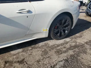 2015 Maserati GranTurismo MC with VIN ZAM45VLA5F0152820, listed as a Copart auction lot 64571614 with 0 mi miles and Salvage Title. Bid and sale history available at carsss.com. Image 12.