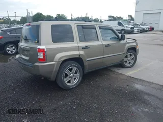 2008 Jeep Patriot Sport with VIN 1J8FT28W18D636073, listed as a IAAI auction lot 42622187 with 103,122 mi miles and . Bid and sale history available at DreamBid. Image 4.