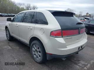 2008 Lincoln MKX with VIN 2LMDU88C08BJ12939, listed as a IAAI auction lot 41946108 with 222,183 mi miles and . Bid and sale history available at DreamBid. Image 3.