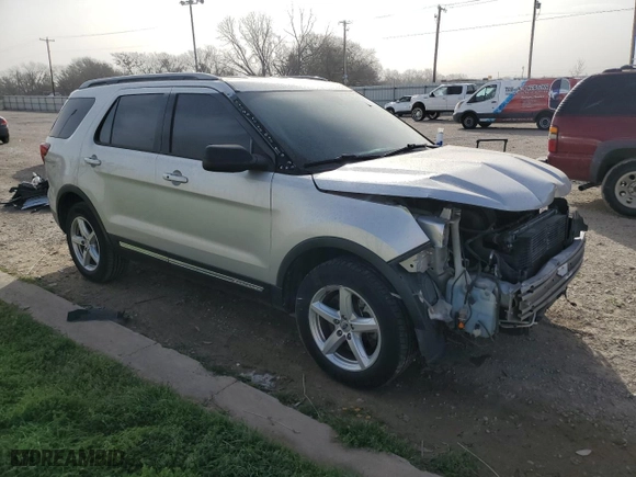 2019 Ford Explorer XLT with VIN 1FM5K7DH7KGA08207, listed as a Copart auction lot 48581985 with 141,474 mi miles and Salvage Title. Bid and sale history available at carsss.com. Image 4.