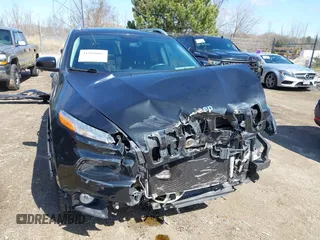 2014 Jeep Cherokee Limited with VIN 1C4PJMDS2EW153305, listed as a IAAI auction lot 41908007 with 88,015 mi miles. Bid and sale history available at carsss.com. Image 19.