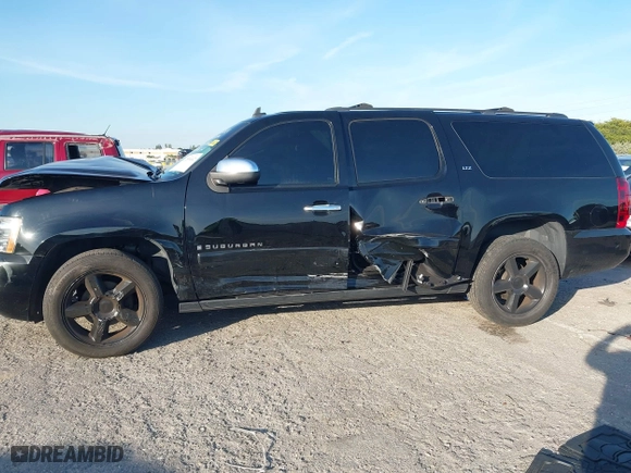 2008 Chevrolet Suburban LTZ with VIN 3GNFC16Y78G211215, listed as a IAAI auction lot 41250412 with 1 mi miles. Bid and sale history available at carsss.com. Image 6.