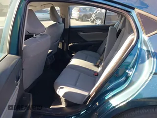 2025 Toyota Camry LE z VIN 4T1DAACK0SU038983, wystawiony jako IAAI lot #42300193 z przebiegiem 8690 mil mil oraz . Historia ofert i sprzedaży dostępna na DreamBid. Obrazek 8.