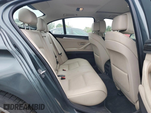 2012 BMW 5 Series 528i xDrive z VIN WBAXH5C56CDW06599, wystawiony jako Copart lot #55239355 z przebiegiem 129 520 mil mil oraz Szkoda całkowita • Salvage title. Historia ofert i sprzedaży dostępna na DreamBid. Obrazek 10.