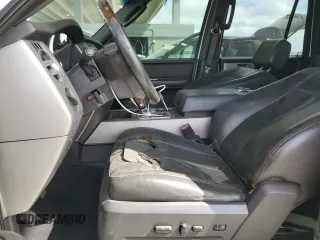 2008 Ford Expedition EL Limited with VIN 1FMFK19558LA27953, listed as a Copart auction lot 45393895 with 137,039 mi miles and Salvage Title. Bid and sale history available at carsss.com. Image 7.