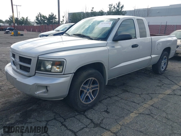 2011 Ram Dakota Bighorn/Lonestar with VIN 1D7RE3BK6BS636282, listed as a IAAI auction lot 41514885 with 295,847 mi miles. Bid and sale history available at carsss.com. Image 18.