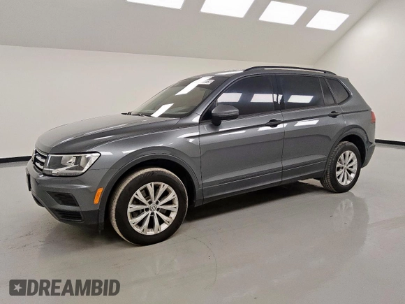 2020 Volkswagen Tiguan S z VIN 3VV1B7AX3LM150299, wystawiony jako Copart lot #57995815 z przebiegiem 45 153 mil mil oraz Czysty tytuł • Clean title. Historia ofert i sprzedaży dostępna na DreamBid. Obrazek 1.