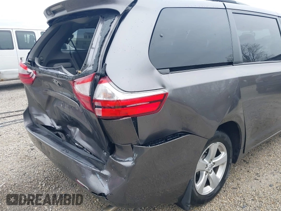 2017 Toyota Sienna LE Auto Access Seat with VIN 5TDKZ3DC6HS881378, listed as a IAAI auction lot 41932471 with 64,626 mi miles. Bid and sale history available at carsss.com. Image 18.