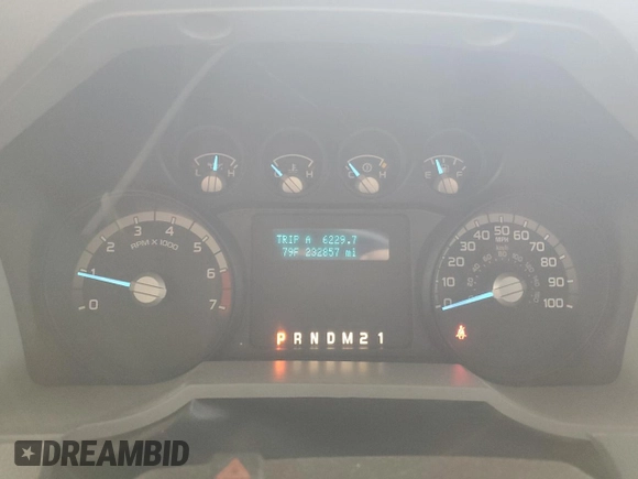 2014 Ford F-350 XL с VIN 1FT8X3A64EEB65496, выставлен на аукционе Copart как лот 52169105 с пробегом 232 857 миль миль и Списание • Salvage title. История ставок и продаж доступна на DreamBid. Изображение 9.
