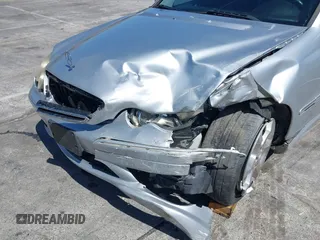 2007 Mercedes-Benz C 230 Sport z VIN WDBRF52H57F903725, wystawiony jako IAAI lot #42310316 z przebiegiem 165 539 mil mil oraz . Historia ofert i sprzedaży dostępna na DreamBid. Obrazek 6.