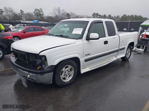 2000 Chevrolet Silverado 1500 LS with VIN 2GCEC19V5Y1274280, listed as a IAAI auction lot 41556445 with 215,935 mi miles. Bid and sale history available at carsss.com. Image 2.