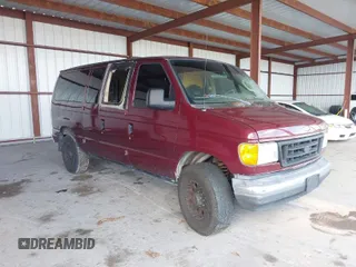 2007 Ford Econoline Passenger XL with VIN 1FBNE31L57DB42403, listed as a IAAI auction lot 41997050 with 217,651 mi miles. Bid and sale history available at carsss.com. Image 1.