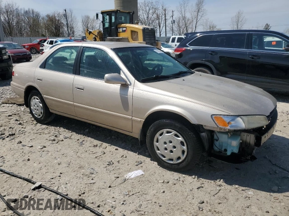 1998 Toyota Camry LE z VIN 4T1BG22K0WU858838, wystawiony jako Copart lot #53525565 z przebiegiem 133 777 mil mil oraz Czysty tytuł • Clean title. Historia ofert i sprzedaży dostępna na DreamBid. Obrazek 4.