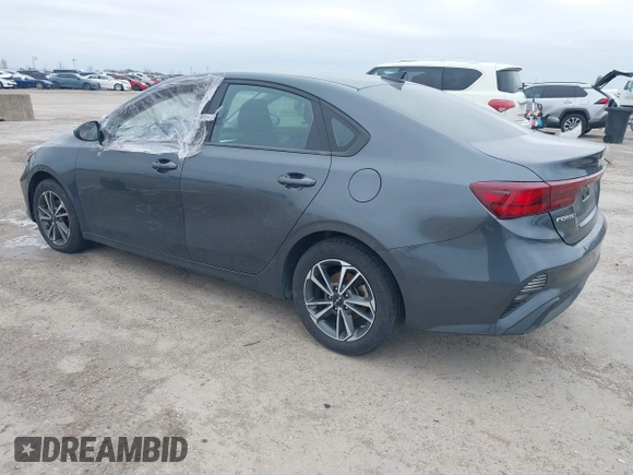 2022 Kia Forte LXS z VIN 3KPF24AD6NE440364, wystawiony jako IAAI lot #41581237 z przebiegiem 52 553 mil mil oraz . Historia ofert i sprzedaży dostępna na DreamBid. Obrazek 3.