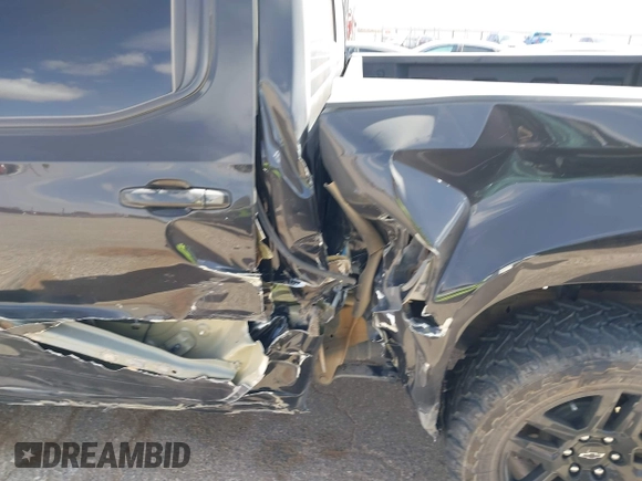 2022 Chevrolet Silverado 1500 RST with VIN 3GCUDEET8NG690038, listed as a IAAI auction lot 41825884 with 53,582 mi miles and . Bid and sale history available at DreamBid. Image 6.
