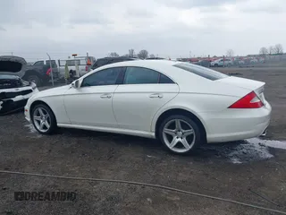 2009 Mercedes-Benz CLS-Class 5.5L with VIN WDDDJ72X79A140979, listed as a IAAI auction lot 41802317 with 195,968 mi miles. Bid and sale history available at carsss.com. Image 14.