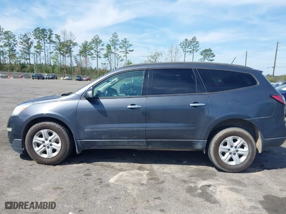 2014 Chevrolet Traverse LS with VIN 1GNKRFED8EJ101910, listed as a IAAI auction lot 41804653 with 184,763 mi miles. Bid and sale history available at carsss.com. Image 14.