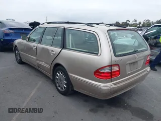 2000 Mercedes-Benz E 320 with VIN WDBJH65J8YA981779, listed as a IAAI auction lot 42107928 with 276,090 mi miles and . Bid and sale history available at DreamBid. Image 3.