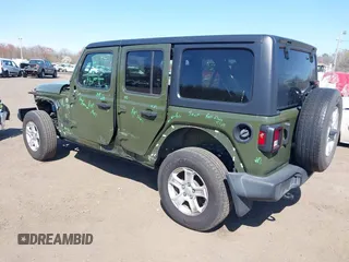 2021 Jeep Wrangler Unlimited Sport Altitude с VIN 1C4HJXDN8MW701628, выставлен на аукционе IAAI как лот 42059202 с пробегом 73 814 миль миль и . История ставок и продаж доступна на DreamBid. Изображение 3.