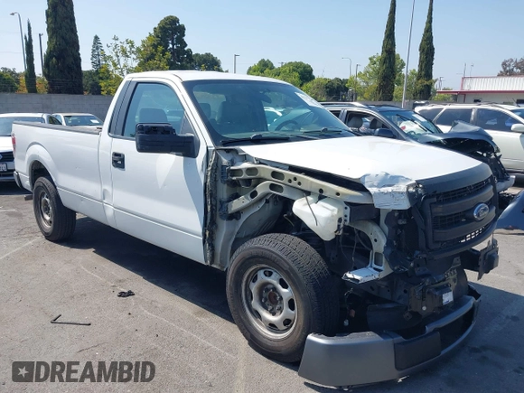 2014 Ford F-150 XL with VIN 1FTMF1CM9EKD53806, listed as a IAAI auction lot 42137550 with 138,888 mi miles and . Bid and sale history available at carsss.com. Image 1.