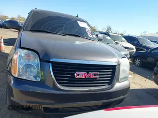 2011 GMC Yukon SLE with VIN 1GKS2AE04BR207818, listed as a IAAI auction lot 40669731 with 312,959 mi miles. Bid and sale history available at carsss.com. Image 12.