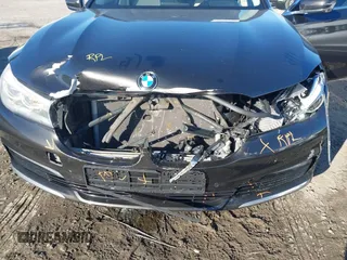 2017 BMW 7 Series ALPINA B7 xDrive with VIN WBA7F2C52HG422187, listed as a IAAI auction lot 41319169 with 114,883 mi miles. Bid and sale history available at carsss.com. Image 6.