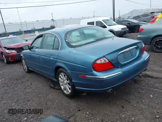 2000 Jaguar S-Type V8 z VIN SAJDA01D0YGL07334, wystawiony jako IAAI lot #42365276 z przebiegiem 63 379 mil mil oraz . Historia ofert i sprzedaży dostępna na DreamBid. Obrazek 3.