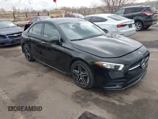 2020 Mercedes-Benz A 220 z VIN W1K3G4FB5LJ223020, wystawiony jako IAAI lot #41323859 z przebiegiem 93 350 mil mil oraz . Historia ofert i sprzedaży dostępna na DreamBid. Obrazek 1.