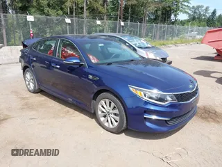2017 Kia Optima LX z VIN 5XXGT4L3XHG132387, wystawiony jako IAAI lot #42391349 z przebiegiem 80 555 mil mil oraz . Historia ofert i sprzedaży dostępna na DreamBid. Obrazek 1.