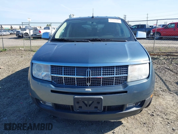2010 Lincoln MKX z VIN 2LMDJ6JC2ABJ29254, wystawiony jako IAAI lot #42056212 z przebiegiem 98 195 mil mil oraz . Historia ofert i sprzedaży dostępna na DreamBid. Obrazek 12.