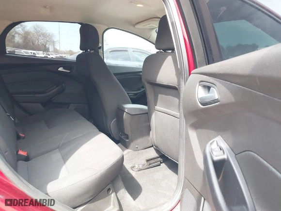 2016 Ford Focus SE with VIN 1FADP3K26GL288926, listed as a IAAI auction lot 41820097 with 189,539 mi miles. Bid and sale history available at carsss.com. Image 8.