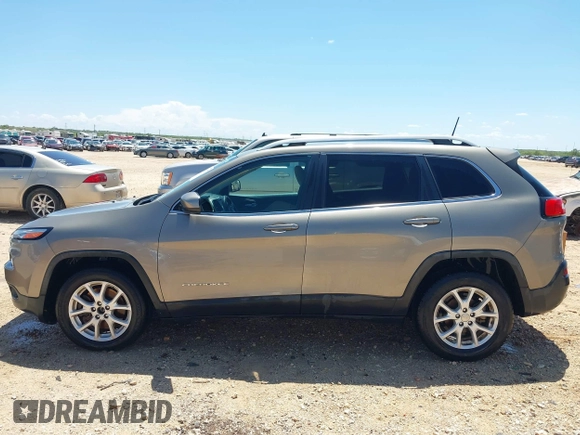 2017 Jeep Cherokee Latitude z VIN 1C4PJLCB4HW548974, wystawiony jako IAAI lot #42632527 z przebiegiem 193 255 mil mil oraz . Historia ofert i sprzedaży dostępna na DreamBid. Obrazek 14.