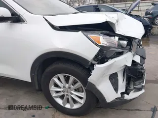 2019 Kia Sorento L with VIN 5XYPG4A38KG555012, listed as a IAAI auction lot 41772285 with 111,685 mi miles. Bid and sale history available at carsss.com. Image 18.