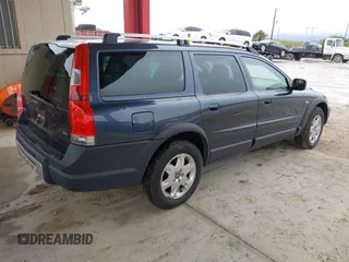 2006 Volvo XC70 with VIN YV4SZ592361239686, listed as a IAAI auction lot 41412262 with 89,110 mi miles. Bid and sale history available at carsss.com. Image 4.