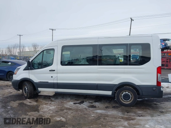 2018 Ford Transit XL z VIN 1FDZX2CM7JKA52904, wystawiony jako IAAI lot #41677165 z przebiegiem 15 201 mil mil oraz . Historia ofert i sprzedaży dostępna na DreamBid. Obrazek 14.