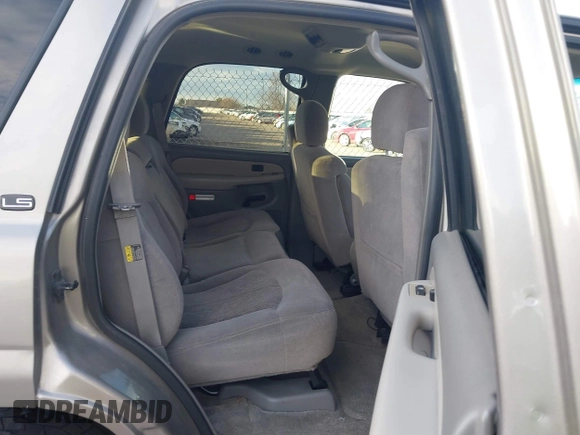 2001 Chevrolet Tahoe LT with VIN 1GNEK13T71J262435, listed as a IAAI auction lot 41850758 with 161,463 mi miles. Bid and sale history available at carsss.com. Image 8.