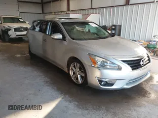 2014 Nissan Altima SL with VIN 1N4AL3AP6EN229713, listed as a IAAI auction lot 41389927 with 152,455 mi miles and . Bid and sale history available at DreamBid. Image 1.